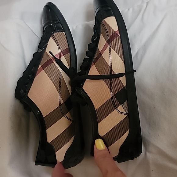 BURBERRY 💯AUTHENTHIC LEATHER TRAINERS SIZE 36 PRE-OWNED NEW/NEVER USED NO TAG - Picture 9 of 11